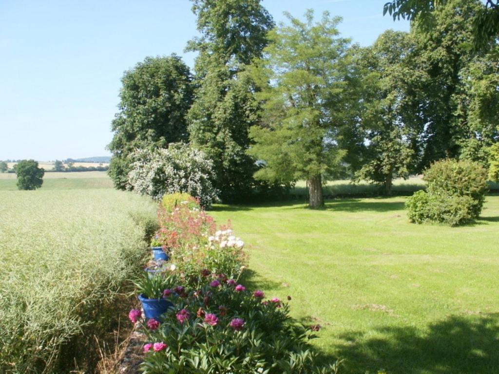 Chambres D'Hotes - Domaine Des Perrieres Crux-la-Ville Buitenkant foto