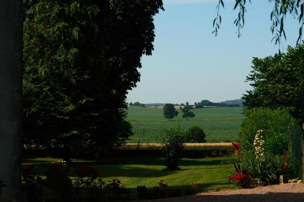 Chambres D'Hotes - Domaine Des Perrieres Crux-la-Ville Buitenkant foto